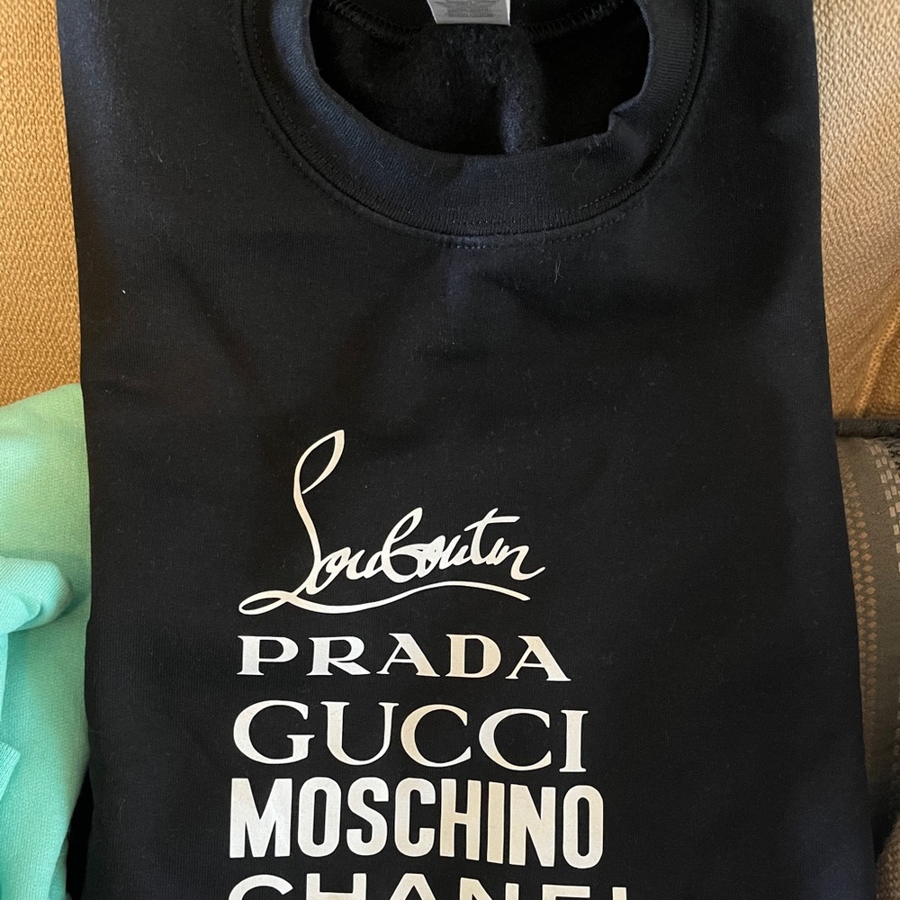 Black sweatshirt